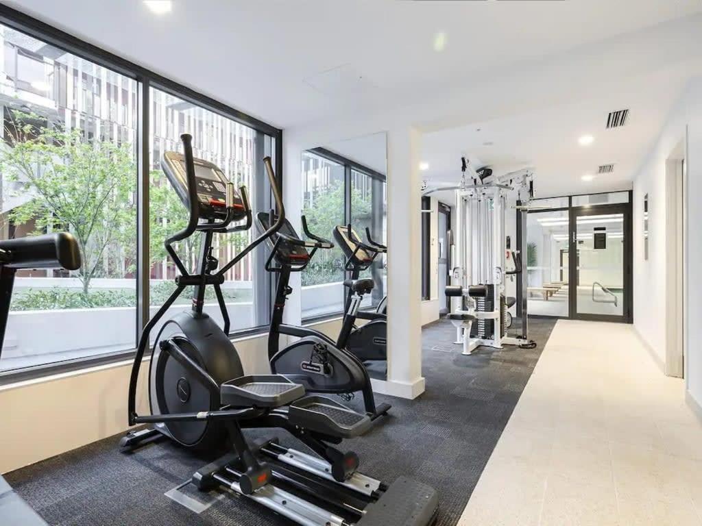 Cosy Two Bedroom Apartment With Balcony Pool And Gym オークランド エクステリア 写真